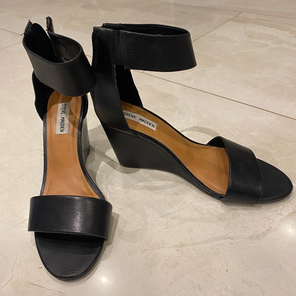 Steve Madden Black Ankle Strap Wedges size 10